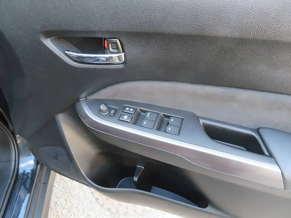 Used 2023 Suzuki Vitara SZ5 Black - Interior and Exterior details 15