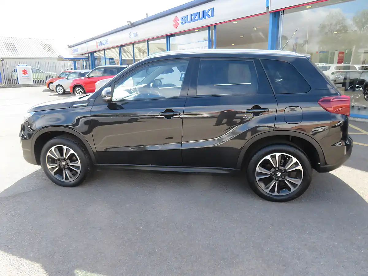Used 2023 Suzuki Vitara SZ5 Black - Interior and Exterior details 7