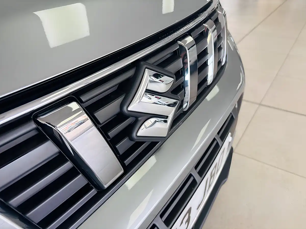 Used 2023 Suzuki Vitara SZ5 Grey - Interior and Exterior details 12
