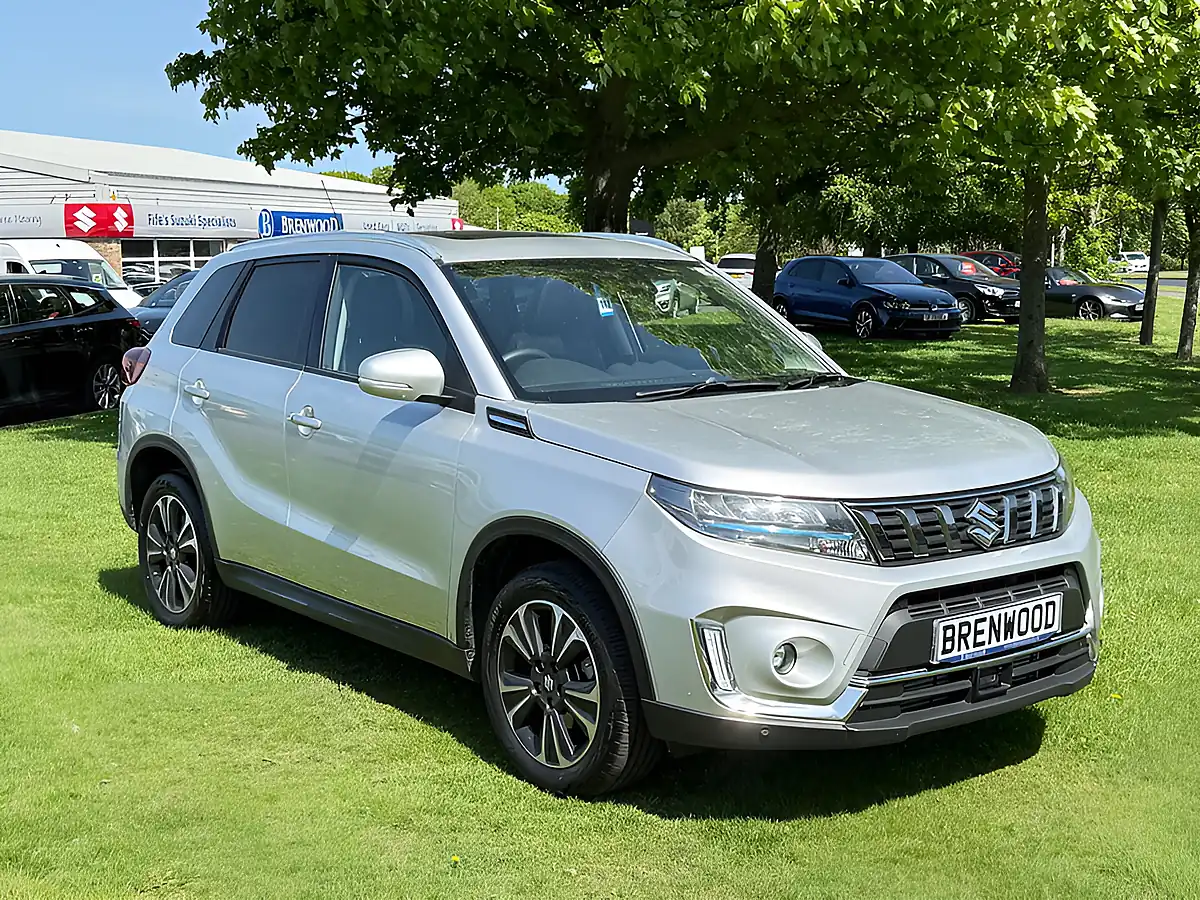 Used 2023 Suzuki Vitara SZ5 Silver - Front View