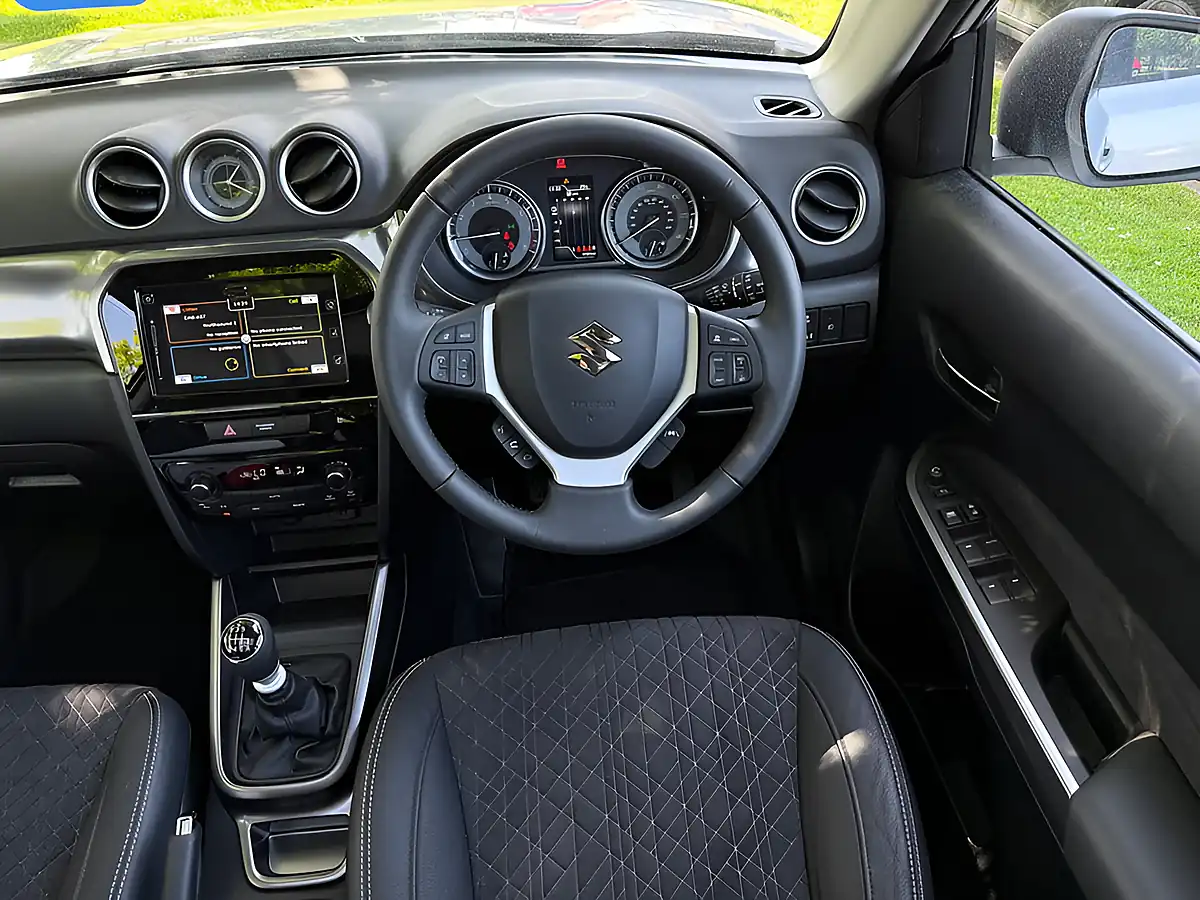 Used 2023 Suzuki Vitara SZ5 Silver - Interior and Exterior details 11