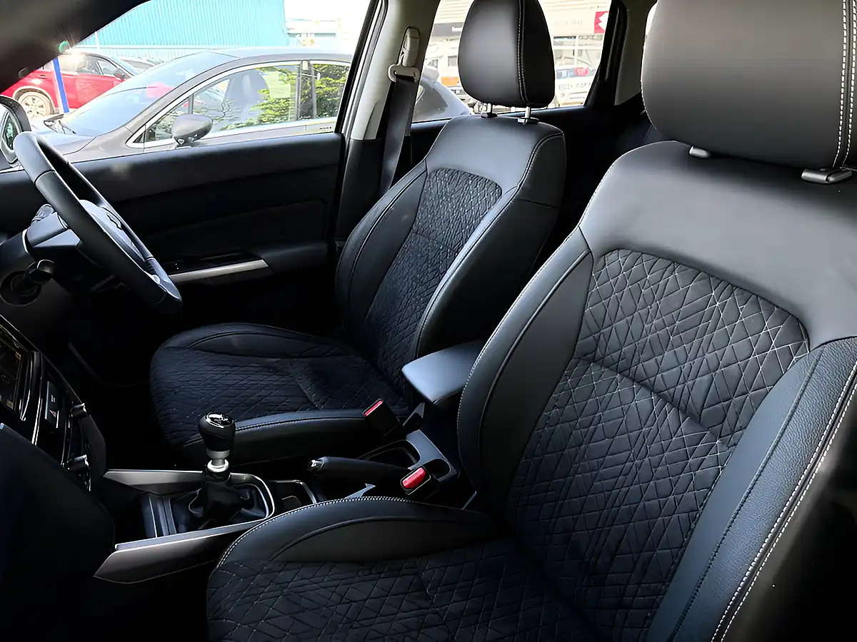 Used 2023 Suzuki Vitara SZ5 Silver - Interior and Exterior details 14