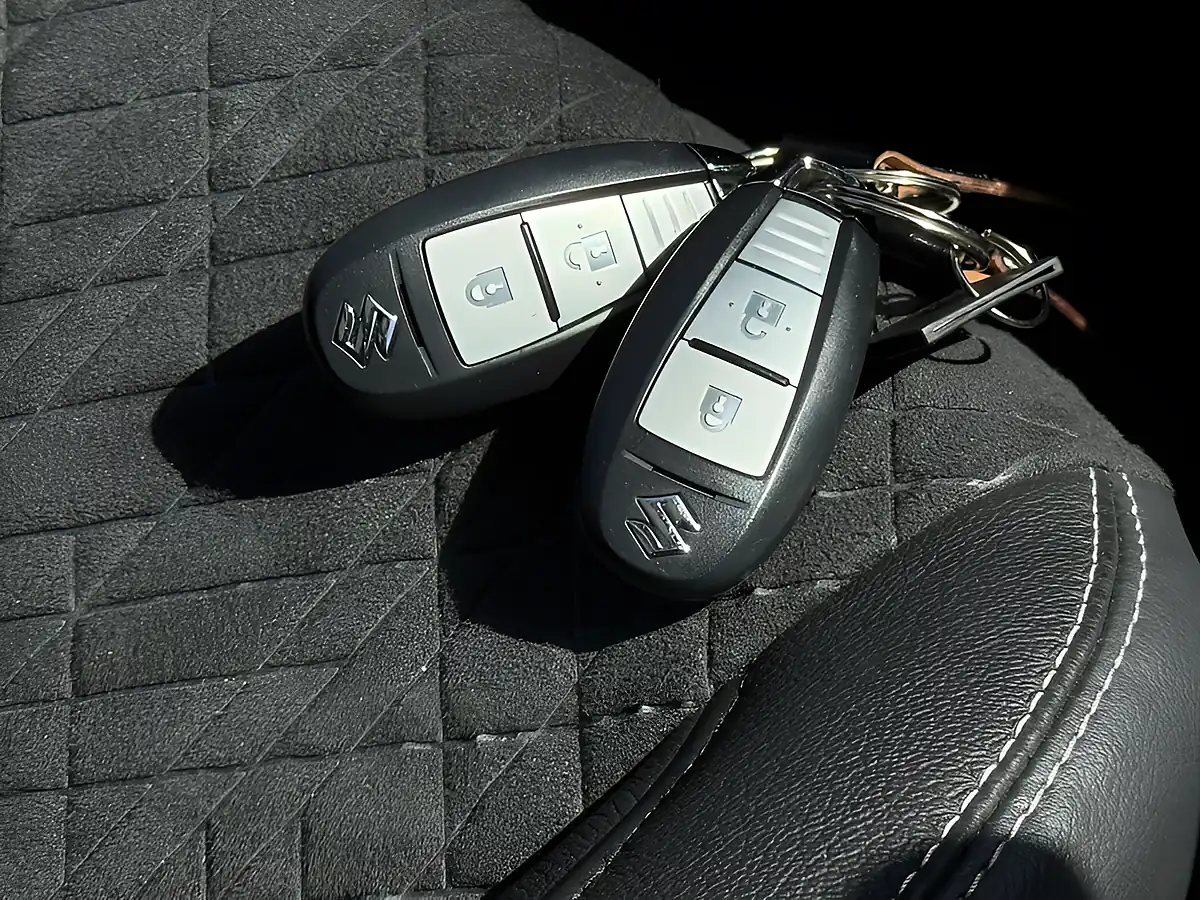 Used 2023 Suzuki Vitara SZ5 Silver - Interior and Exterior details 20