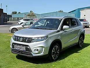 Used 2023 Suzuki Vitara SZ5 Silver - Interior and Exterior details 4