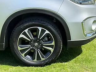 Used 2023 Suzuki Vitara SZ5 Silver - Interior and Exterior details 8