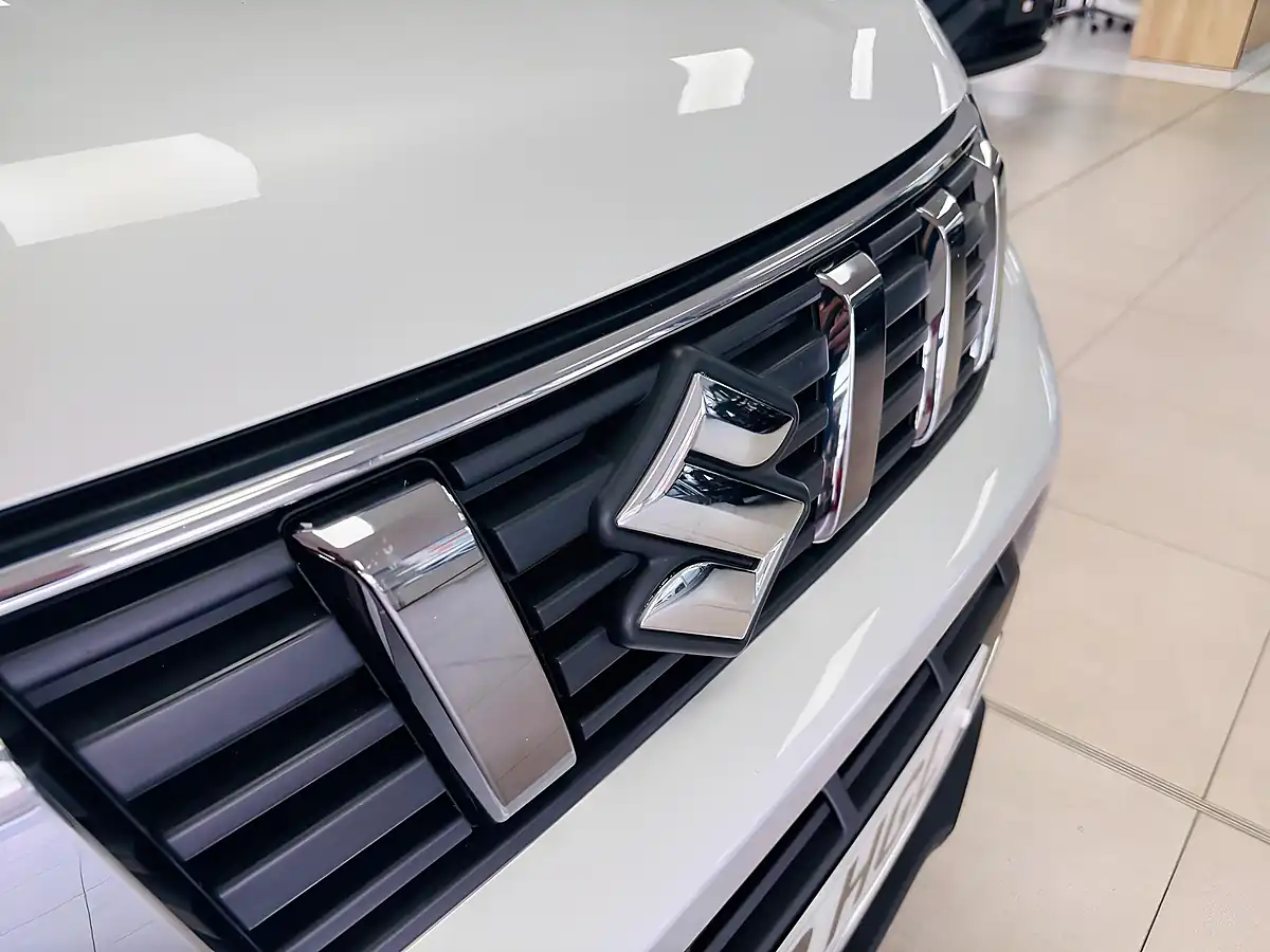 Used 2023 Suzuki Vitara SZ5 Silver - Interior and Exterior details 10