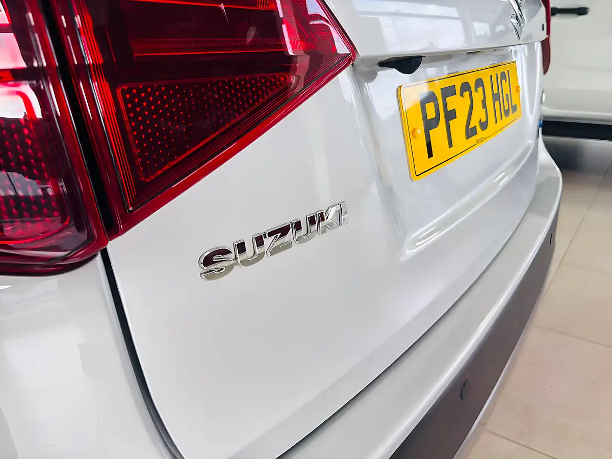 Used 2023 Suzuki Vitara SZ5 Silver - Interior and Exterior details 12