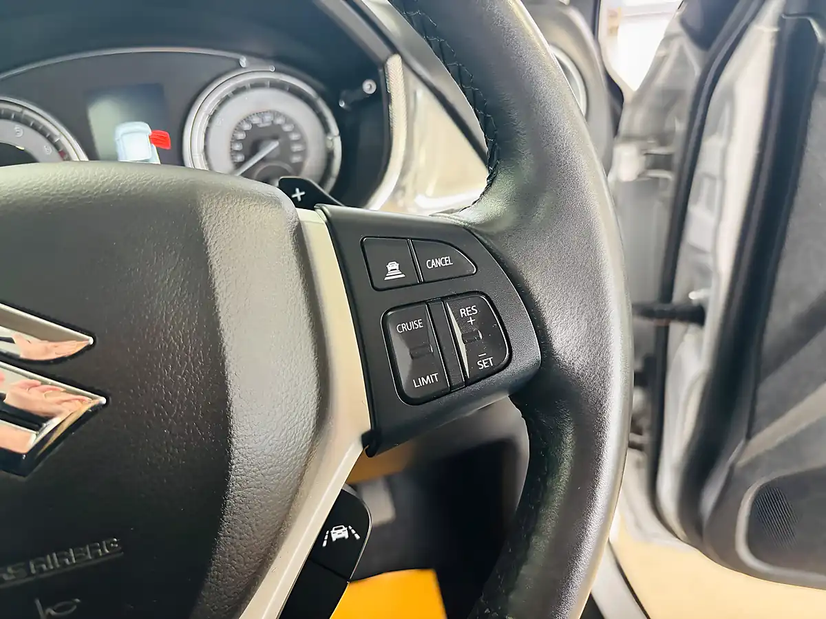 Used 2023 Suzuki Vitara SZ5 Silver - Interior and Exterior details 16