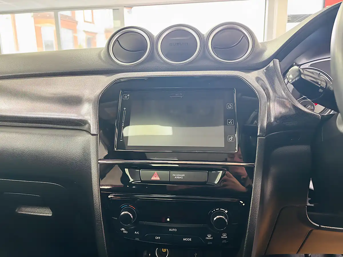 Used 2023 Suzuki Vitara SZ5 Silver - Interior and Exterior details 19