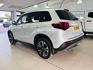 Used 2023 Suzuki Vitara SZ5 Silver - Interior and Exterior details 7