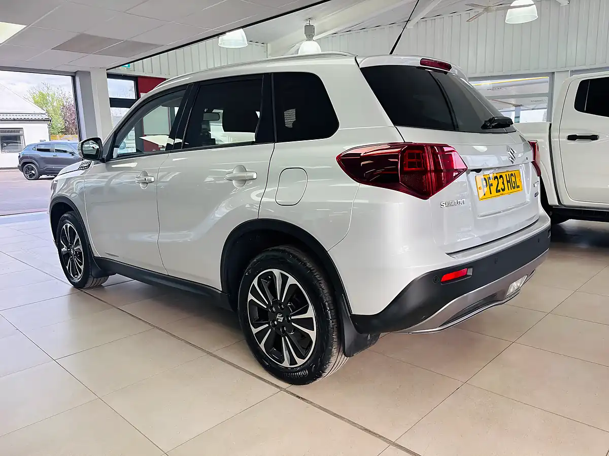 Used 2023 Suzuki Vitara SZ5 Silver - Interior and Exterior details 7