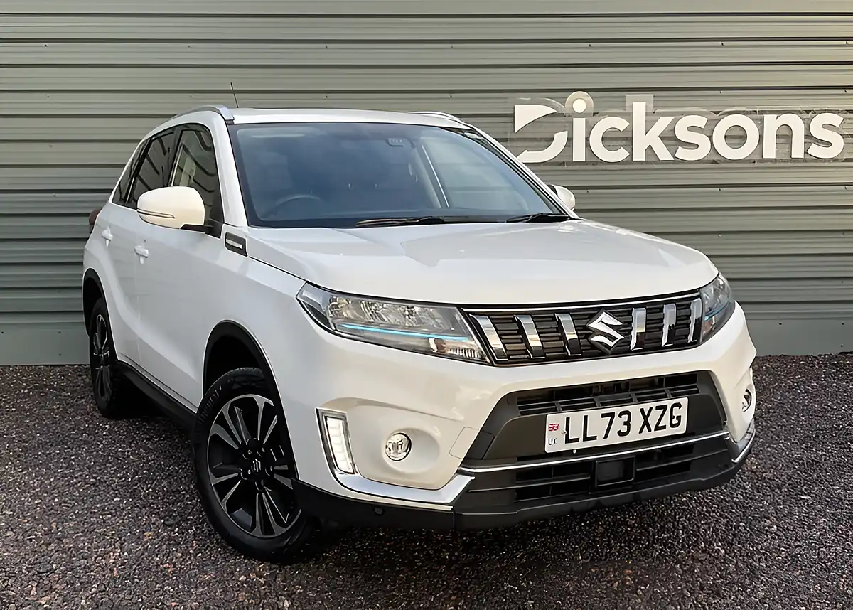 Used 2023 Suzuki Vitara SZ5 White - Front View
