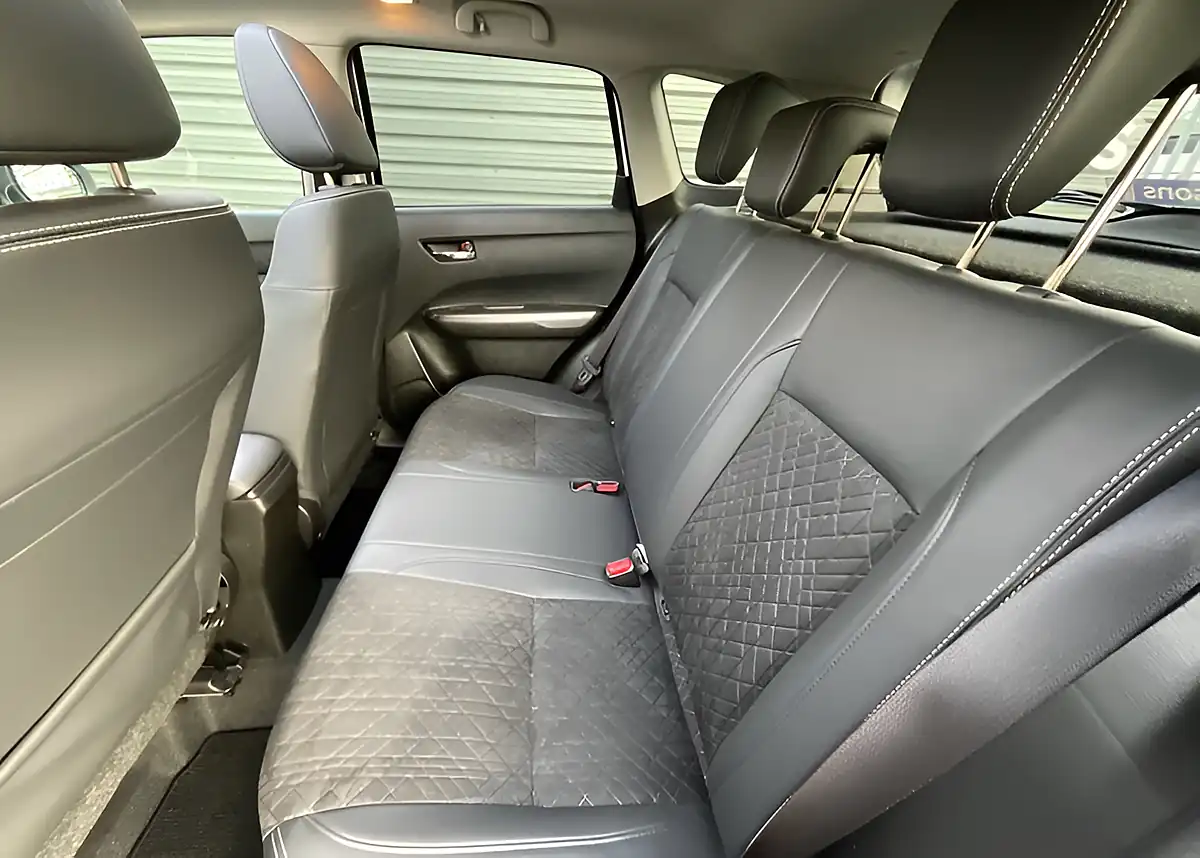 Used 2023 Suzuki Vitara SZ5 White - Interior and Exterior details 13