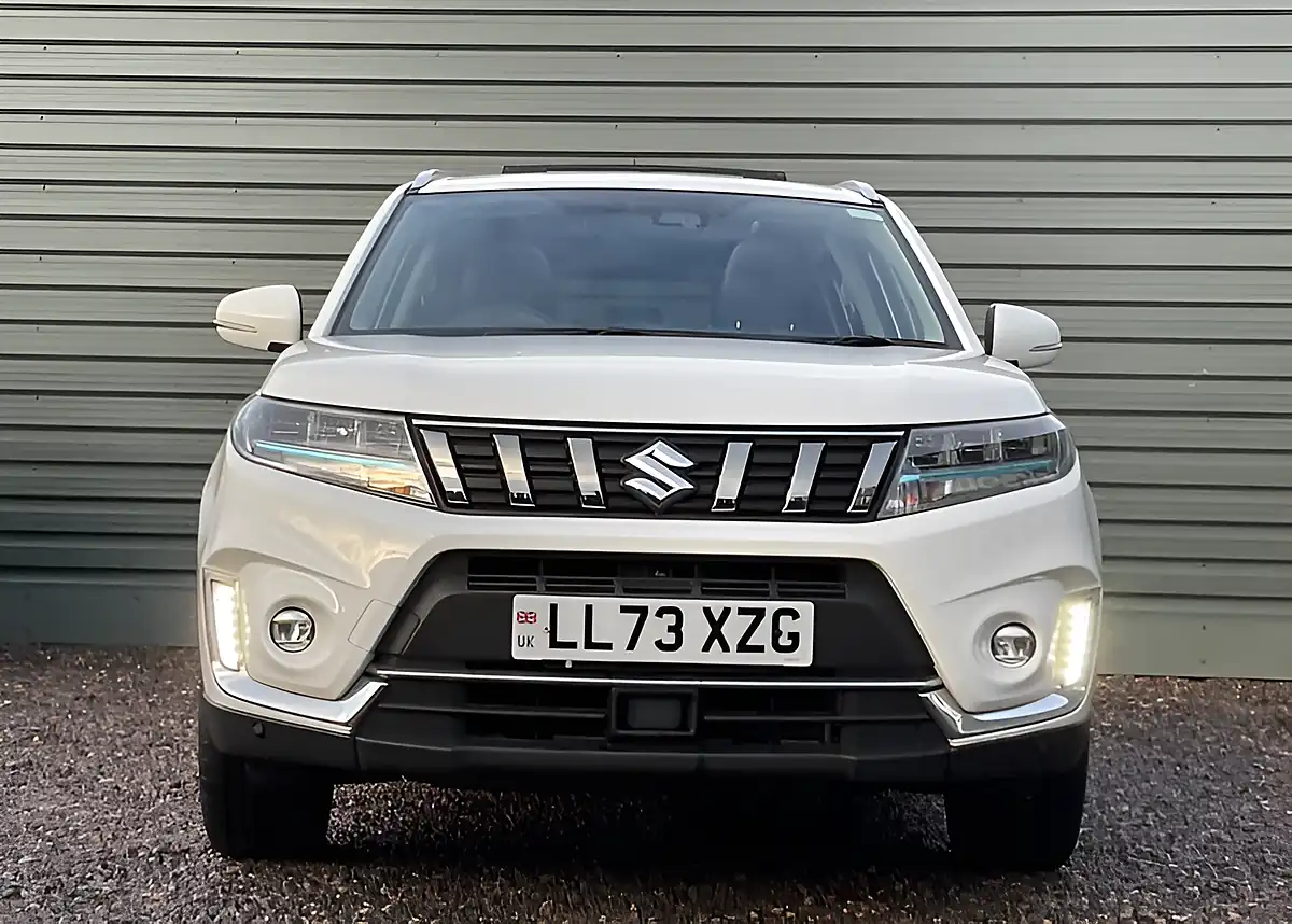 Used 2023 Suzuki Vitara SZ5 White - Interior and Exterior details 7