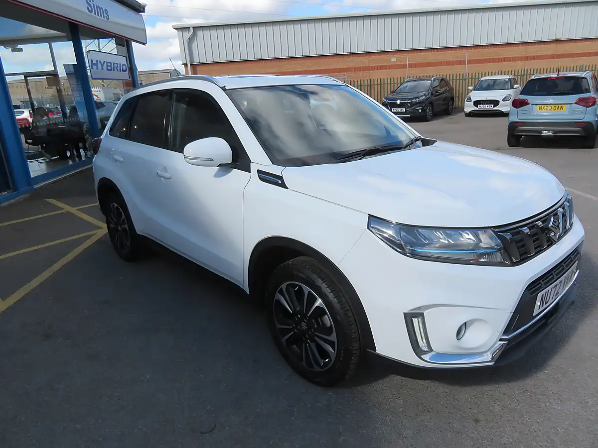 Used 2023 Suzuki Vitara SZ5 White - Interior and Exterior details 4
