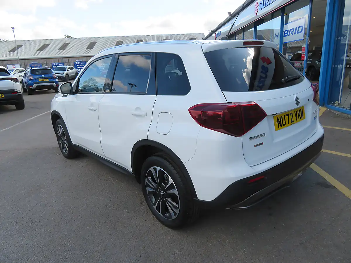 Used 2023 Suzuki Vitara SZ5 White - Interior and Exterior details 6