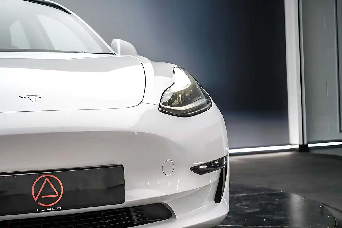 Used 2023 Tesla Model 3 Long Range White - Interior and Exterior details 4