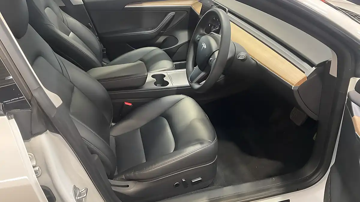 Used 2023 Tesla Model 3 Long Range White - Interior and Exterior details 8