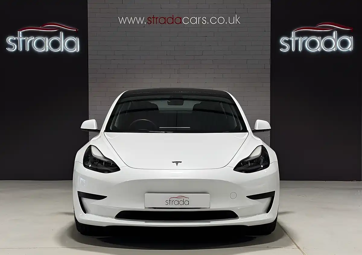 Used 2023 Tesla Model 3 Saloon White - Interior and Exterior details 6
