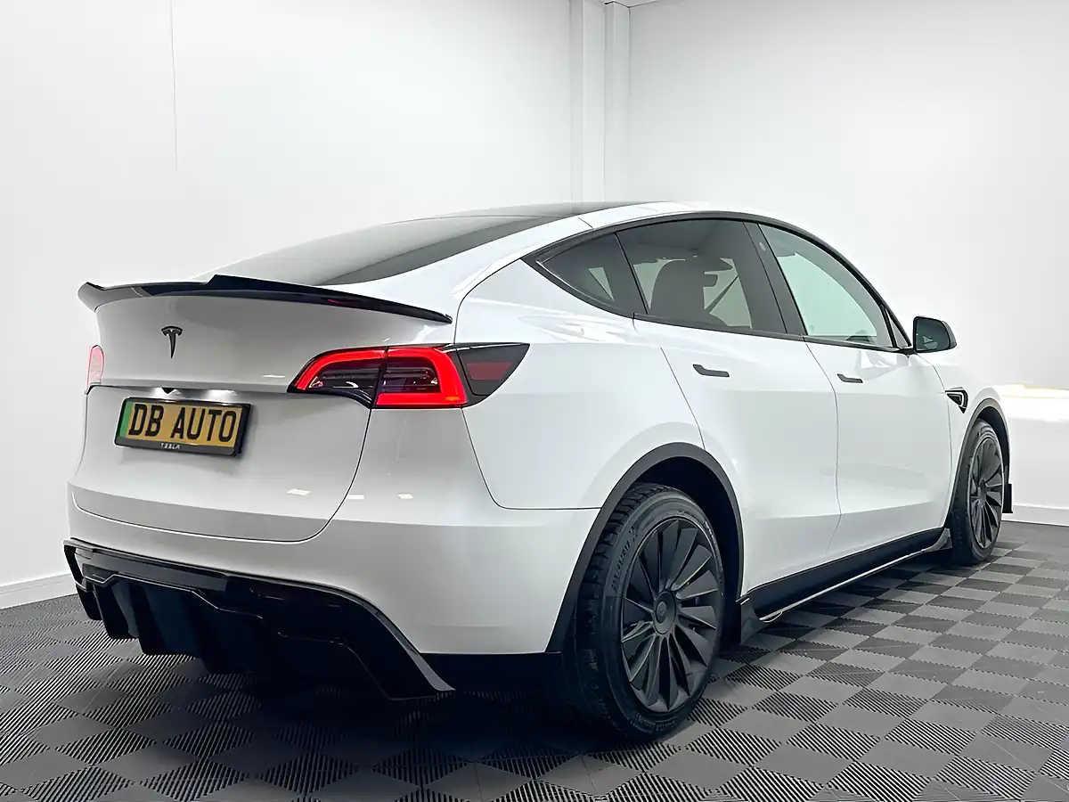 Used 2023 Tesla Model Y Aero Kit White - Interior and Exterior details 7