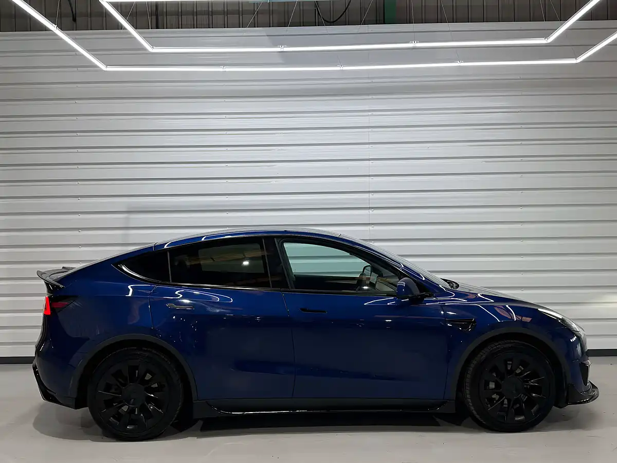 Used 2023 Tesla Model Y Blue - Interior and Exterior details 17