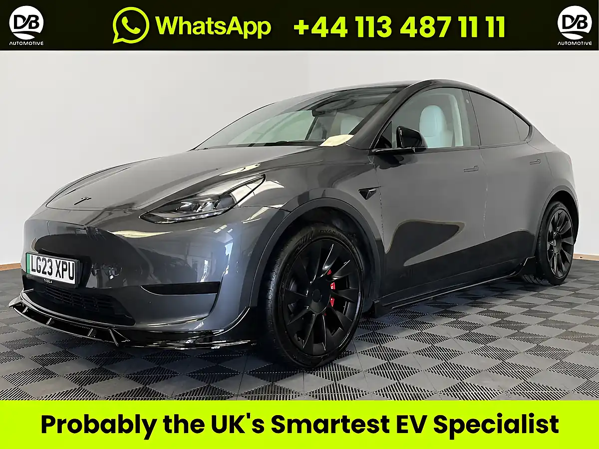 Used 2023 Tesla Model Y Grey - Front View
