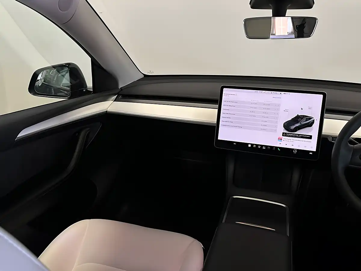 Used 2023 Tesla Model Y Grey - Interior and Exterior details 17