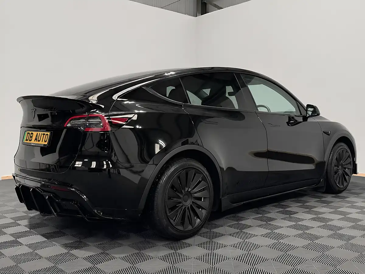 Used 2023 Tesla Model Y Long Range Black - Interior and Exterior details 7