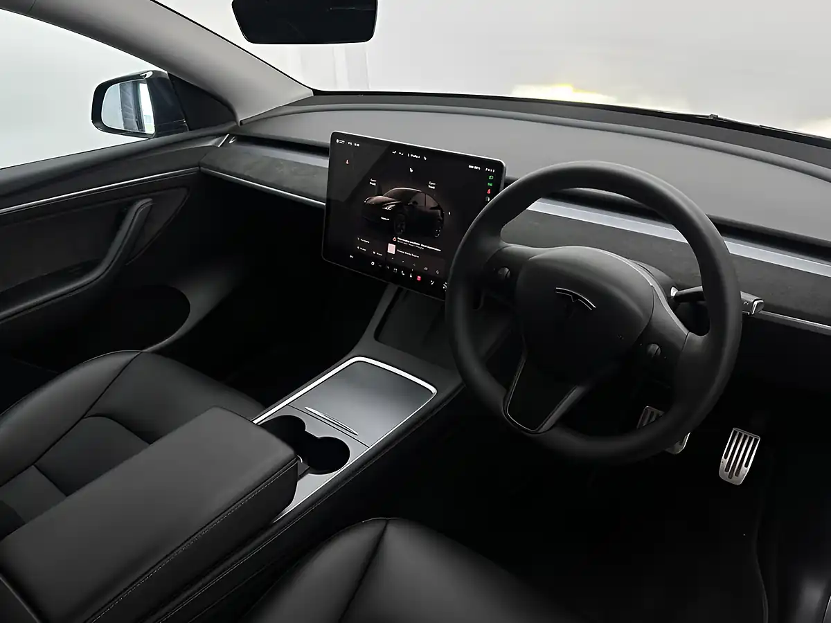 Used 2023 Tesla Model Y Long Range Black - Interior and Exterior details 7