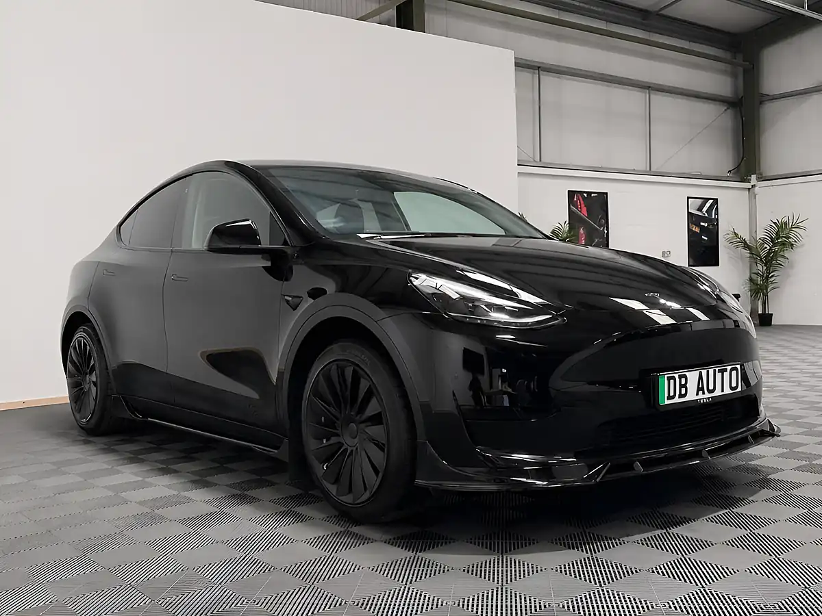 Used 2023 Tesla Model Y Long Range Black - Interior and Exterior details 10