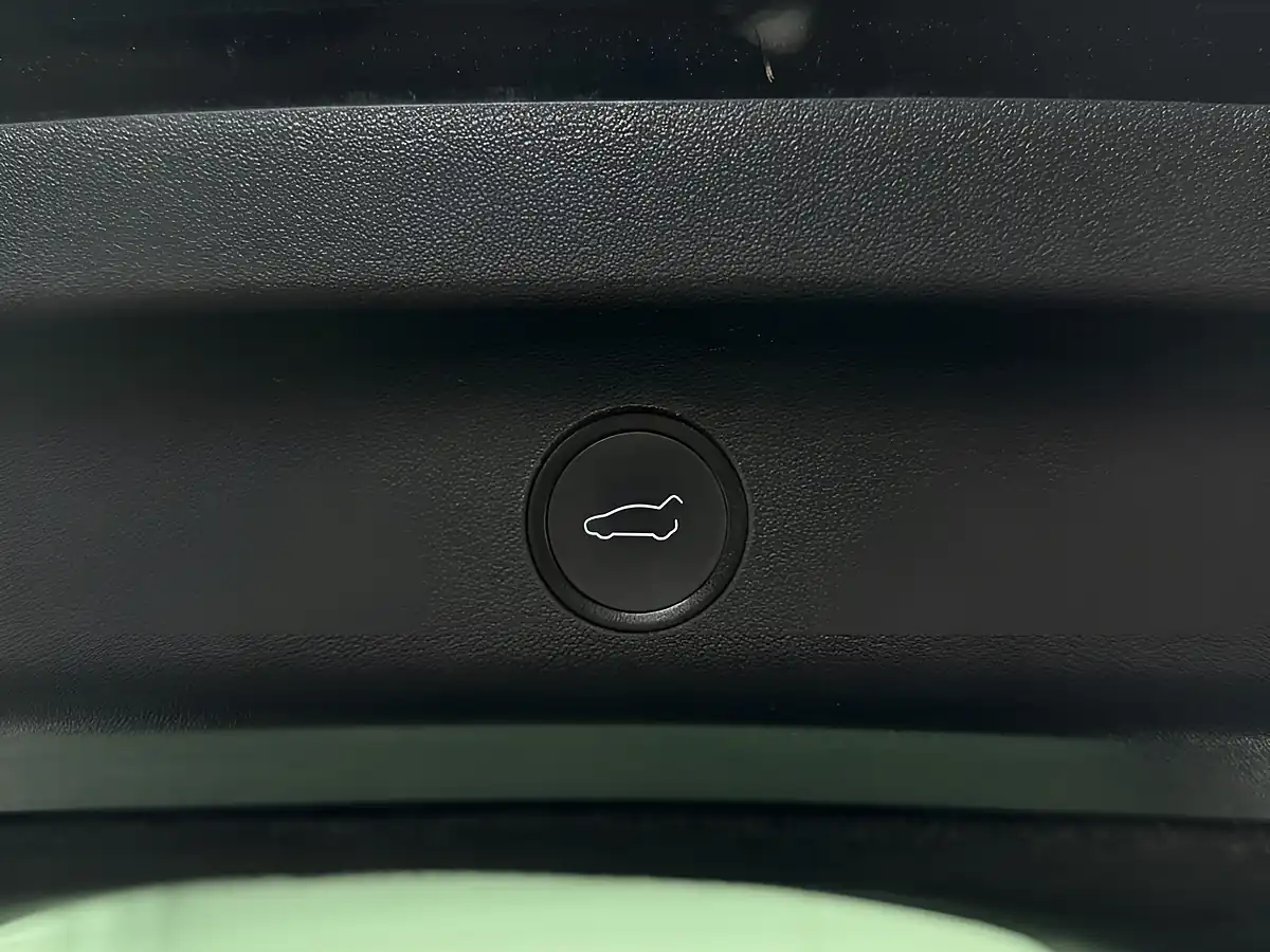 Used 2023 Tesla Model Y Long Range Black - Interior and Exterior details 12