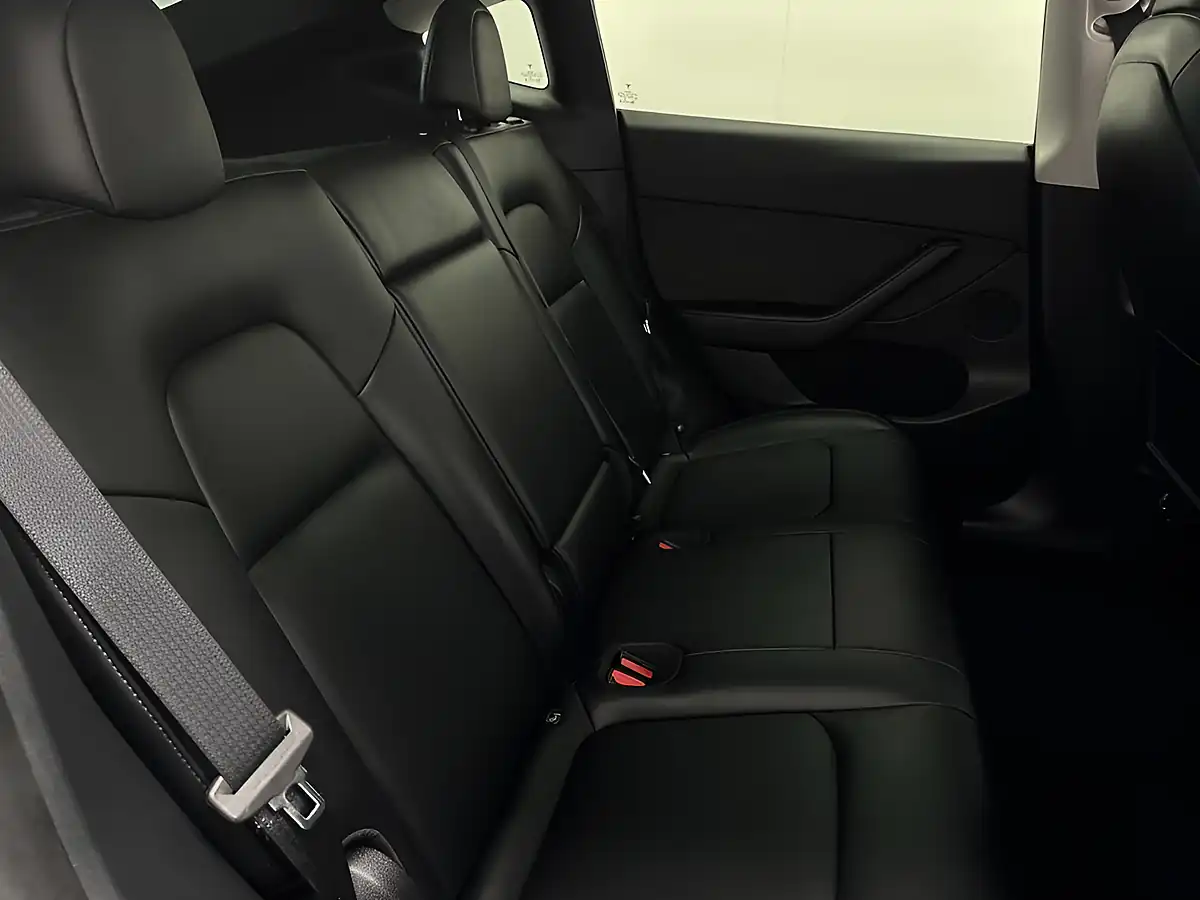 Used 2023 Tesla Model Y Long Range Black - Interior and Exterior details 16
