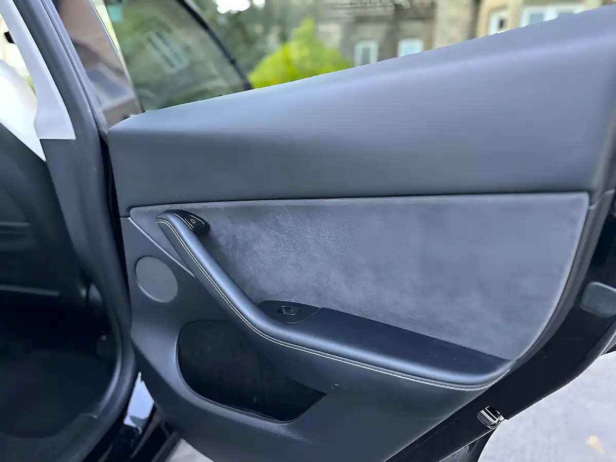 Used 2023 Tesla Model Y Long Range Black - Interior and Exterior details 13
