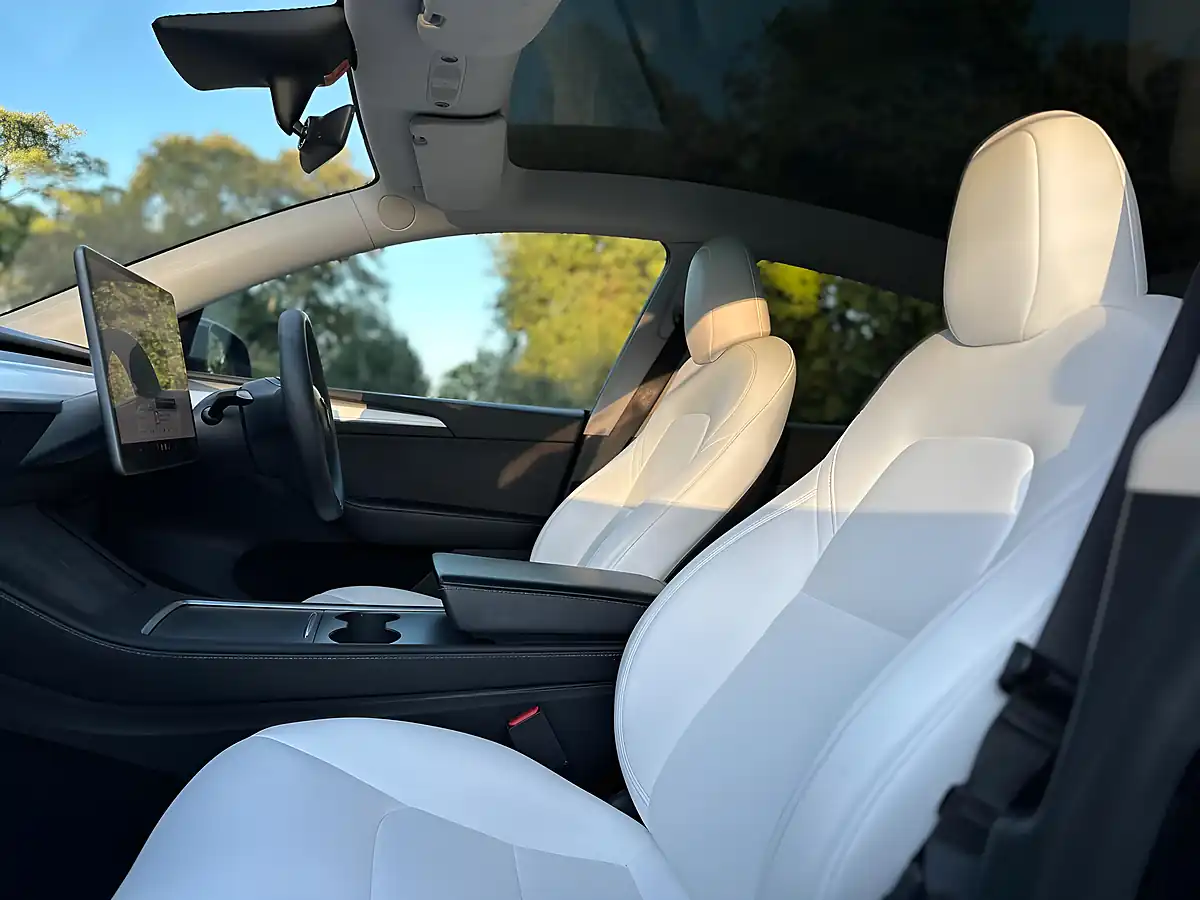 Used 2023 Tesla Model Y Long Range Black - Interior and Exterior details 16