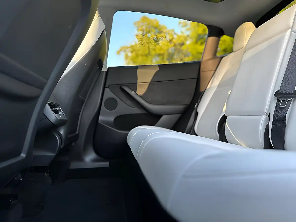 Used 2023 Tesla Model Y Long Range Black - Interior and Exterior details 20