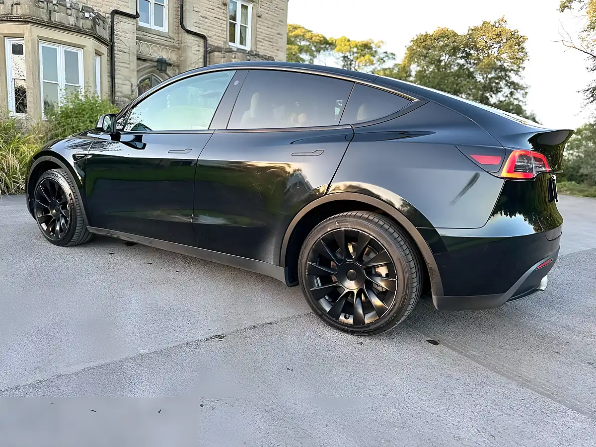 Used 2023 Tesla Model Y Long Range Black - Interior and Exterior details 4