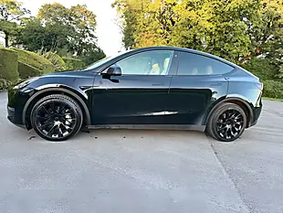 Used 2023 Tesla Model Y Long Range Black - Interior and Exterior details 6