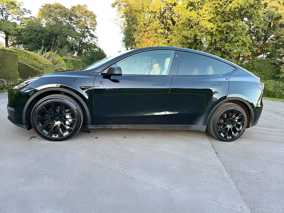 Used 2023 Tesla Model Y Long Range Black - Interior and Exterior details 6