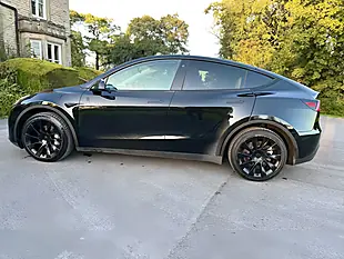 Used 2023 Tesla Model Y Long Range Black - Interior and Exterior details 7