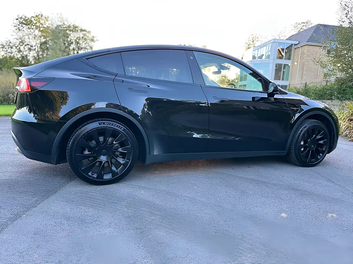 Used 2023 Tesla Model Y Long Range Black - Interior and Exterior details 9