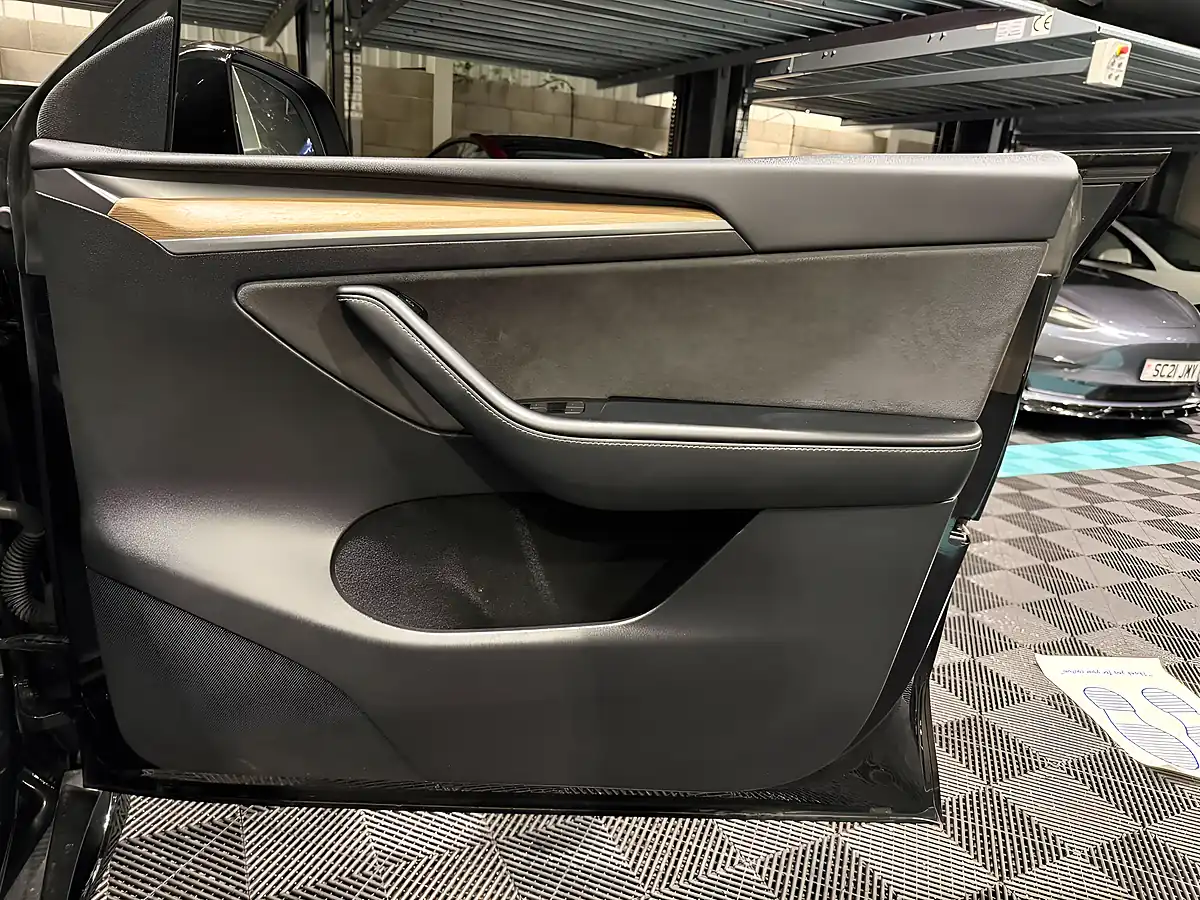 Used 2023 Tesla Model Y Long Range Black - Interior and Exterior details 14