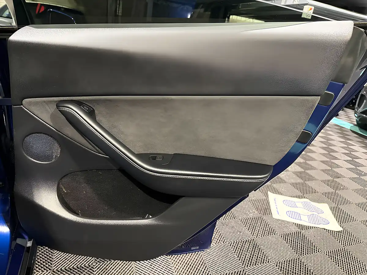 Used 2023 Tesla Model Y Long Range Blue - Interior and Exterior details 15