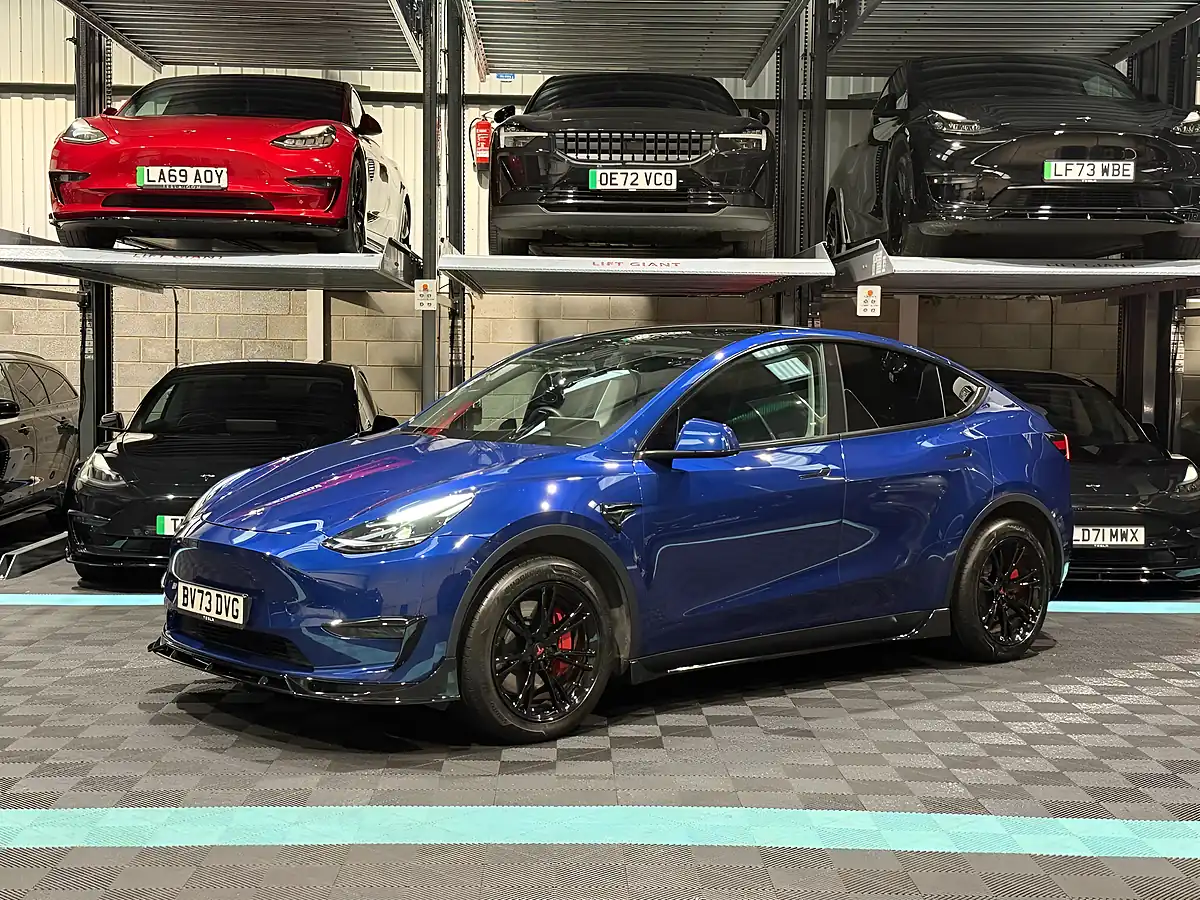 Used 2023 Tesla Model Y Long Range Blue - Interior and Exterior details 5
