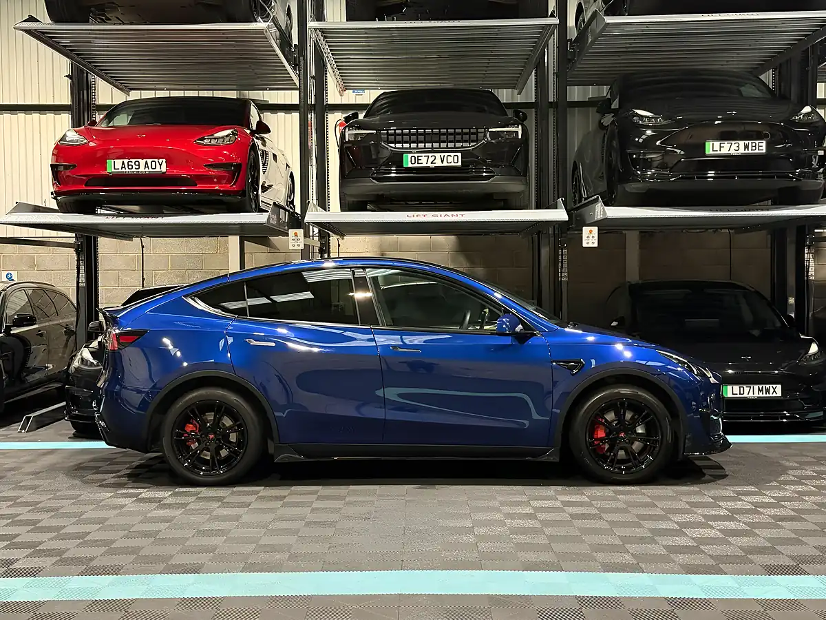 Used 2023 Tesla Model Y Long Range Blue - Interior and Exterior details 9