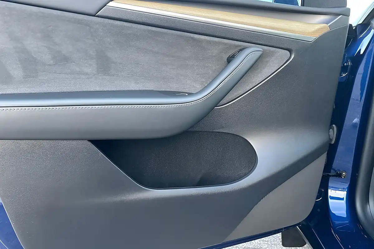 Used 2023 Tesla Model Y Long Range Blue - Interior and Exterior details 13