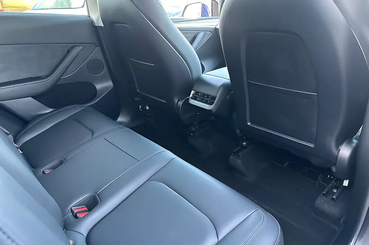 Used 2023 Tesla Model Y Long Range Blue - Interior and Exterior details 17