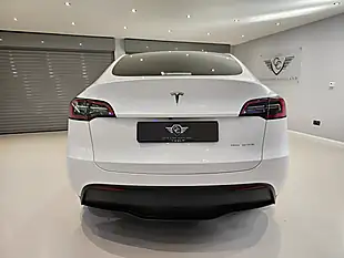Used 2023 Tesla Model Y Long Range White - Interior and Exterior details 5