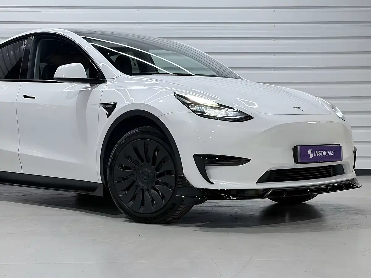 Used 2023 Tesla Model Y Long Range White - Interior and Exterior details 16