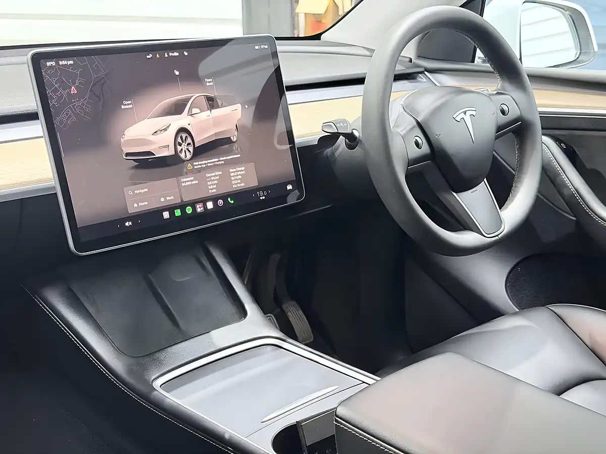 Used 2023 Tesla Model Y Long Range White - Interior and Exterior details 17