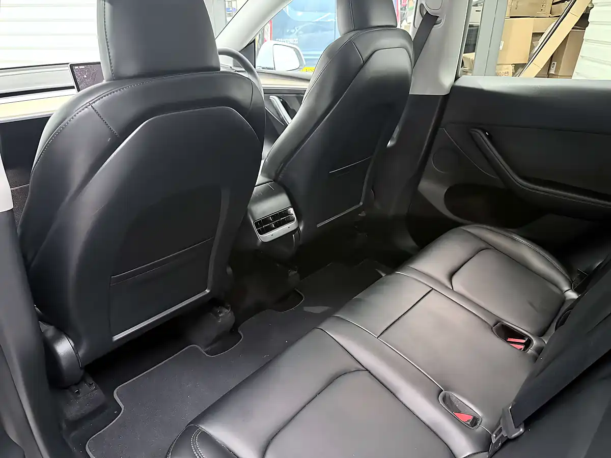 Used 2023 Tesla Model Y Long Range White - Interior and Exterior details 18